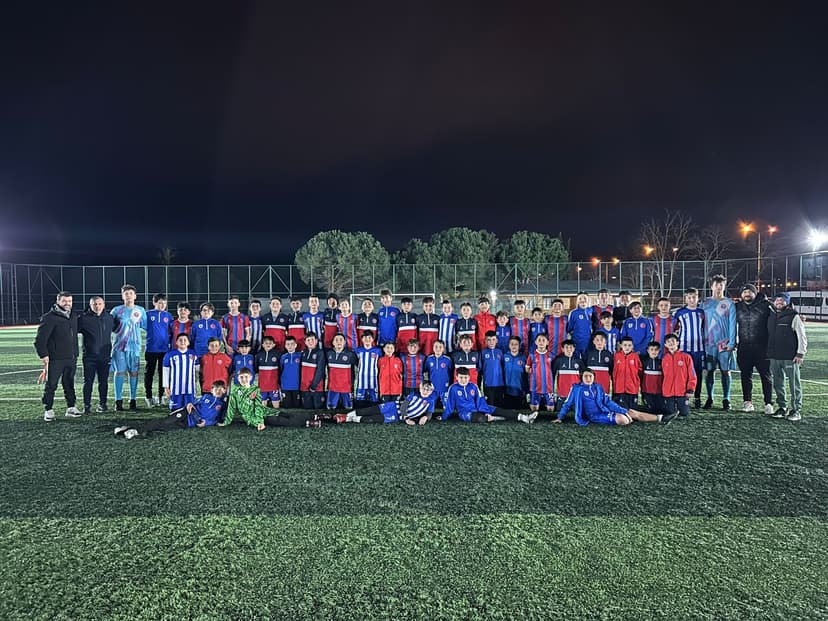 Sahada Yeni Bir Soluk: Ünye İdman Yurdu ve IK Akademi’den Futbol Şöleni!